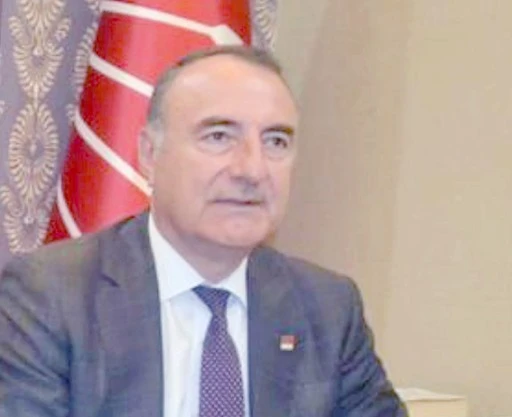 YAŞAR &ldquo;T&Uuml;RKİYE&rsquo;DE YAŞAYAN HER K&Uuml;RT&rsquo;&Uuml;N KALBİ ROJAVA&rsquo;DA ATIYOR&rdquo;