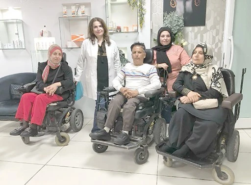 ENGELLİ BİREYLERE &Uuml;CRETSİZ CİLT BAKIMI