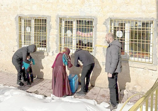 ZORLU KIŞA RAĞMEN K&Ouml;YLERDE AŞILAMA SEFERBERLİĞİ