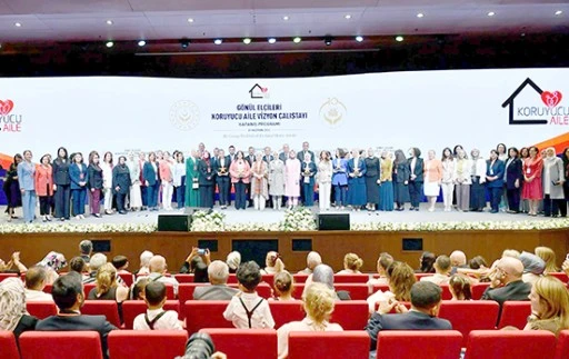 BAYAN CANALP, AİLE VİZYON &Ccedil;ALIŞTAYI PROGRAMINA KATILDI