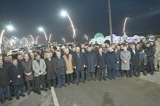 &Ouml;ZG&Uuml;RL&Uuml;K BULVARI TRAFİĞE A&Ccedil;ILDI