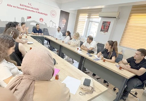 KADINA Y&Ouml;NELİK ŞİDDETLE M&Uuml;CADELEDE G&Uuml;&Ccedil;L&Uuml; ADIM