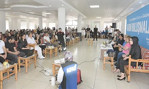 KADINLARA Y&Ouml;NELİK EĞİTİMLER DEVAM EDİYOR