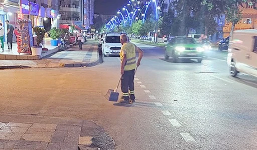 TEMİZLİK EKİPLERİ SABAHLADI