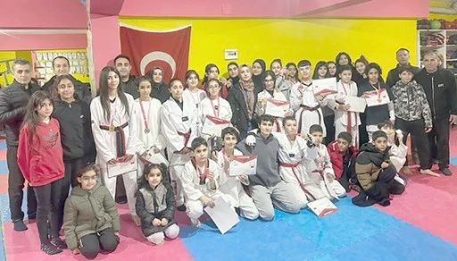 TAEKWONDO ŞAMPİYONLARI BELLİ OLDU