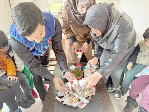 MİNİK Y&Uuml;REKLERDEN GAZZE&rsquo;YE ANLAMLI DESTEK