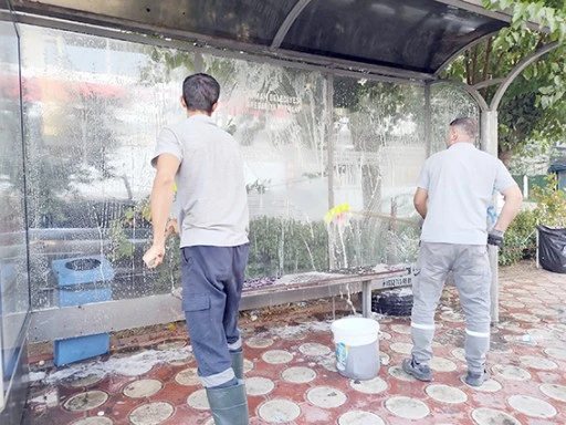 OTOB&Uuml;S DURAKLARI TEMİZLENDİ