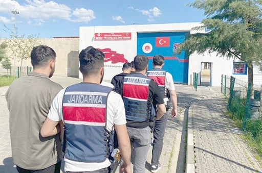 PANEL BASKININDA UYUŞTURUCU ELE GEÇİRİLDİ