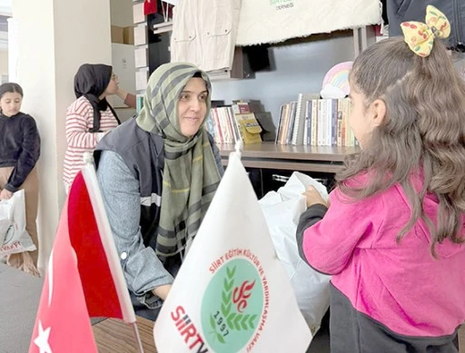 SİİRT VAKFI&rsquo;NDAN KIŞLIK GİYİM YARDIMI