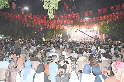 BATMANLILARDAN &lsquo;KARDEŞLİĞİN ADI T&Uuml;RKİYE&rsquo; KONSERİNE YOĞUN İLGİ