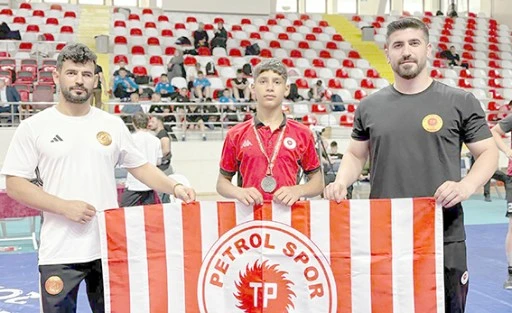 AYDIN &Ccedil;ELİK, MİLLİ TAKIMDA