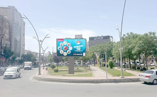 4 FARKLI NOKTAYA DİJİTAL TOTEM