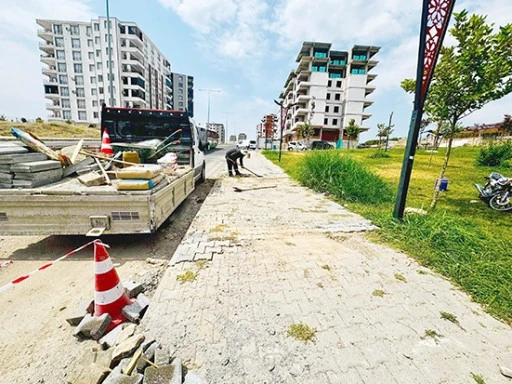 PARKE YAMA EKİPLERİ 45 MAHALLEDE KESİNTİSİZ &Ccedil;ALIŞIYOR