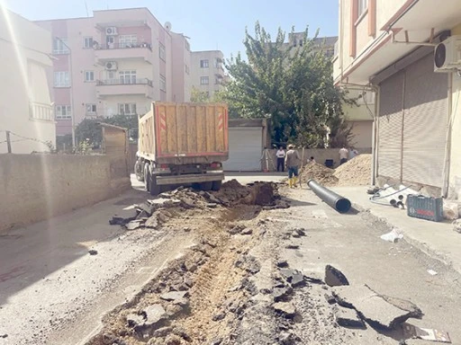 BELEDİYE KENTİN ALTYAPISINI YENİLİYOR