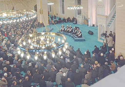 YURT &Ouml;ĞRENCİLERİNDEN KANDİL PROGRAMINA MANEVİ KATILIM