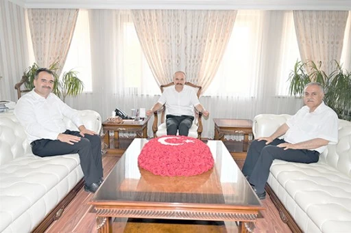 VALİ CANALP, M&Uuml;D&Uuml;RLERİ MAKAMINDA KABUL ETTİ