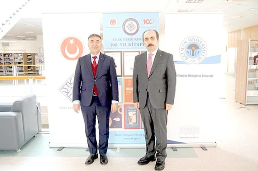 TTK BAŞKANI &Ouml;ZGEN, 100. YIL KİTAPLIĞINI ANLATTI