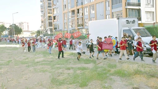 GAZZELİ &Ccedil;OCUKLAR İ&Ccedil;İN U&Ccedil;URTMALAR G&Ouml;KY&Uuml;Z&Uuml;NE BIRAKILDI