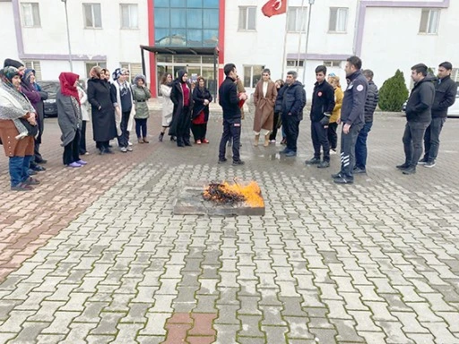 &Ouml;ĞRENCİ YURTLARINDAKİ 90 PERSONELE YANGIN EĞİTİMİ