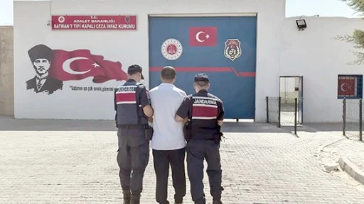 UYUŞTURUCU SUÇUNDAN ARANAN ŞAHIS YAKALANDI