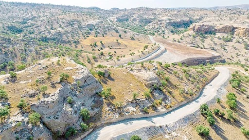 K&Ouml;Y YOLLARI G&Uuml;VENLİ VE KONFORLU HALE GETİRİLİYOR