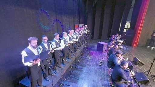 İLAHİ KOROSU B&Uuml;Y&Uuml;K BEĞENİ TOPLADI