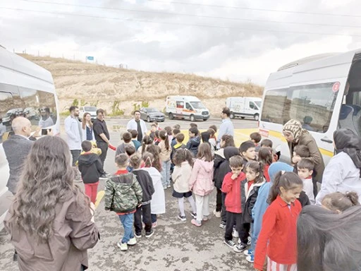 &Ouml;ĞRENCİLER HAYVAN BAKIM VE REHABİLİTASYON MERKEZİ&rsquo;Nİ ZİYARET ETTİ