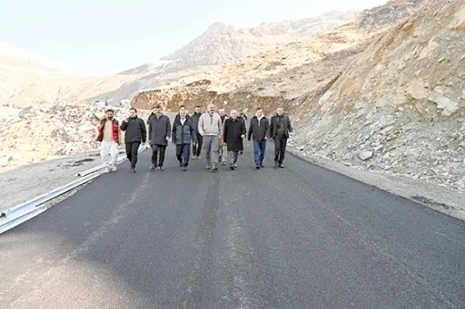 MERETO YOLUNDA ASFALT &Ccedil;ALIŞMALARI TAMAMLANDI