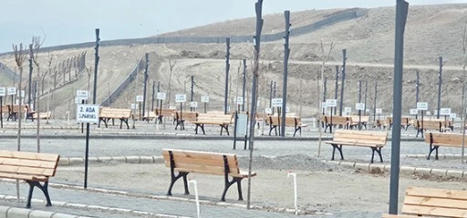 AİLE MEZARLIĞI DEFNE A&Ccedil;ILDI