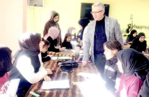 M&Uuml;D&Uuml;R CİĞER&rsquo;DEN LGS VE YKS KAMPLARINA ZİYARET