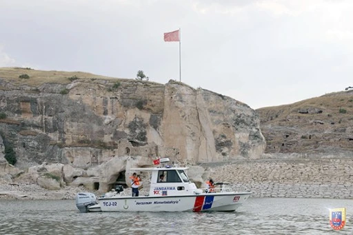JANDARMA BOT TİMİ HASANKEYF'TE G&Ouml;REV BAŞINDA