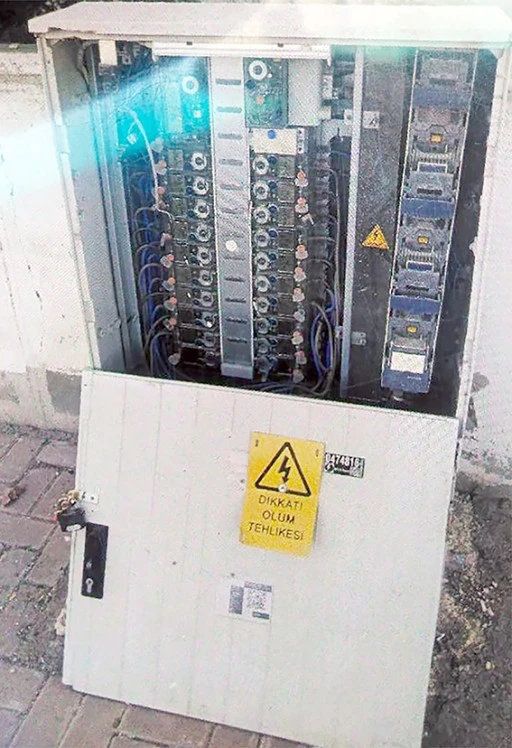 ELEKTRİK PANOLARINA M&Uuml;DAHALE EDENLERE UYARI