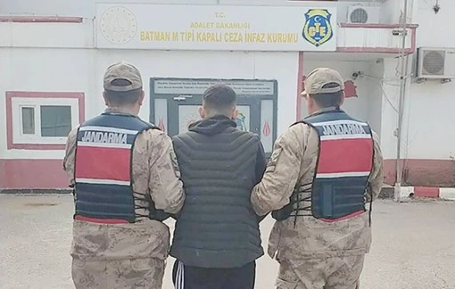 FİRARİ HÜKÜMLÜ YAKALANDI
