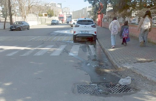 SU KA&Ccedil;AĞI GİDERİLMEDİ, VATANDAŞ TEPKİLİ