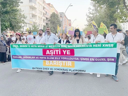 1 EYL&Uuml;L D&Uuml;NYA BARIŞ G&Uuml;N&Uuml; COŞKUYLA KUTLANDI