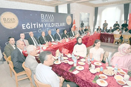 BAŞARILI 41 &Ouml;ĞRENCİ TAM ALTINLA &Ouml;D&Uuml;LLENDİRİLDİ