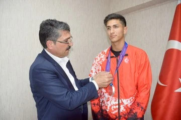 NASIROĞLU&rsquo;NDAN AVRUPA İKİNCİSİ ATLETE ALTIN