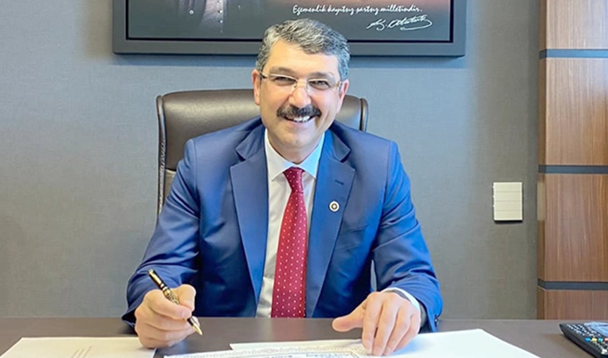 NASIROĞLU&rsquo;NDAN BABALAR G&Uuml;N&Uuml; MESAJI