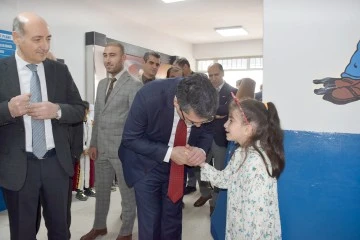 NASIROĞLU “RAHMETLİ BABAM YENİ NESİLE İYİ BİR GELECEK HAZIRLAMAK İÇİN ÇALIŞIP PROJE ÜRETİRDİ”