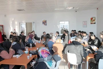 &Ouml;ĞRENCİLER KANTİN BULUŞMALARINDA TALEPLERİNİ İLETİYOR