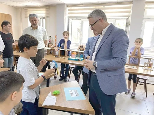 &Ouml;ĞRENCİLERDEN BİLİM ŞENLİĞİ VE SERGİ ETKİNLİĞİ