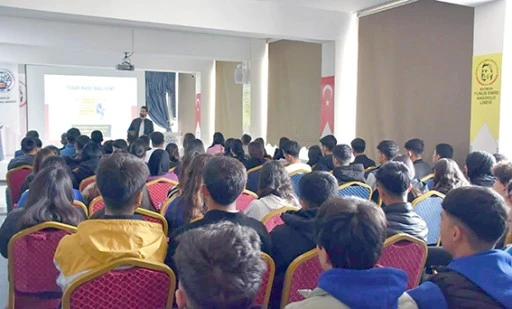 &Ouml;ĞRENCİLERE &lsquo;HESAP VE İBAN BİLGİSİ PAYLAŞMA SU&Ccedil;TUR&rsquo; SEMİNERİ