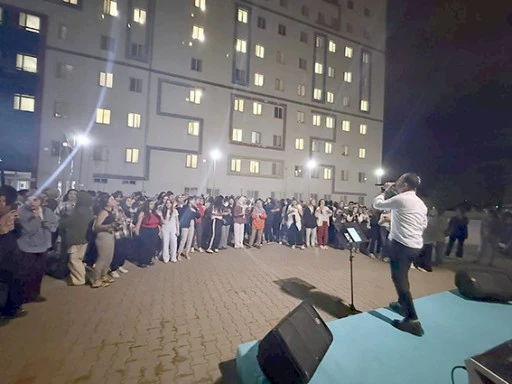 &Ouml;ĞRENCİLERE &lsquo;HOŞ GELDİNİZ&rsquo; KONSERİ