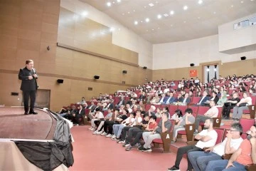 &Ouml;ĞRENCİLERE &lsquo;MEVLANA VE HİKMET&rsquo; KONFERANSI