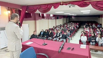 &Ouml;ĞRENCİLERE TOPLUMSAL DEĞERLER KONULU EĞİTİM