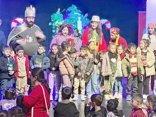 OKULLAR TİYATRO İLE BULUŞUYOR