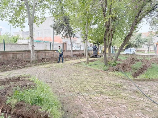 PARK VE YEŞİL ALANLARDA YOĞUN MESAİ