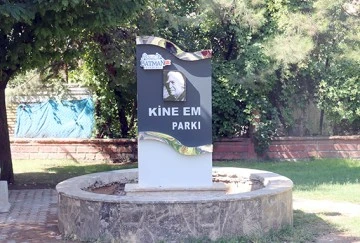 PARKLARDA İYİLEŞTİRME VE YENİLEME &Ccedil;ALIŞMALARI S&Uuml;R&Uuml;YOR