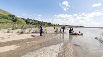 PİKNİK&Ccedil;İLERİ G&Uuml;N BOYUNCA G&Uuml;VENLİ ALANLARA TAŞIDILAR