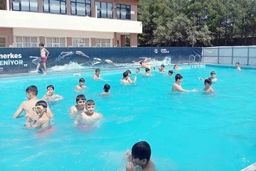 PORTATİF HAVUZLAR, GEN&Ccedil;LERİN AYAĞINA GİDİYOR